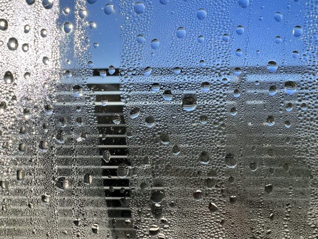 湿気 窓の水滴